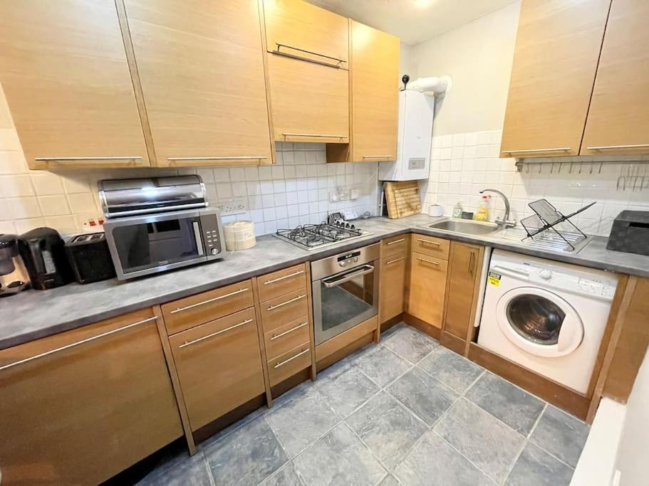 *New* Beautiful 2 Bedroom House In Central Location London Bagian luar foto